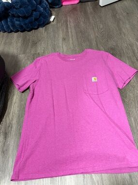 Carhartt Short Sleeve Pocket Tee in Fuchsia